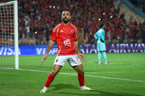 برأسية متقنة.. أفشة يمنح الأهلي الأفضلية أمام سموحة (فيديو)